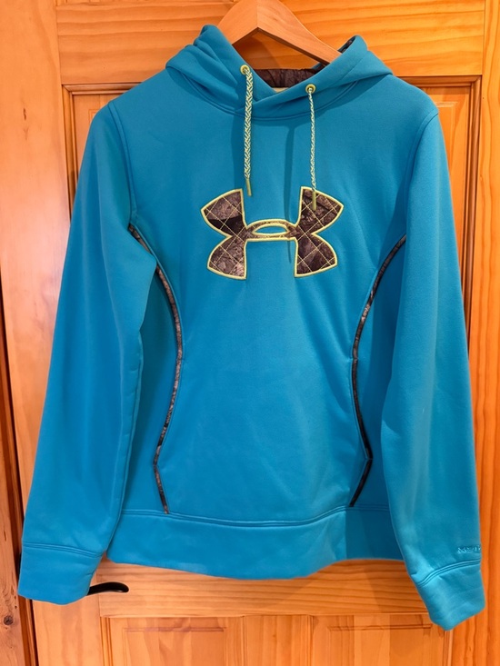 Under Armour Tops - Under Armour/Mossy Oak Hoodie, MD